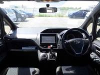 Toyota Noah 2015