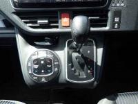 Toyota Noah 2015