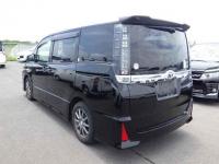 Toyota Voxy 2015