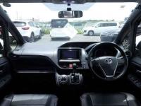 Toyota Voxy 2015