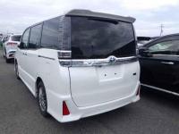 Toyota Voxy 2021