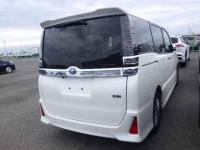 Toyota Voxy 2021