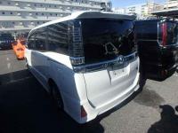 Toyota Voxy 2019