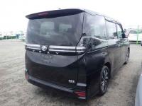 Toyota Voxy 2022