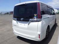 Toyota Esquire 2019