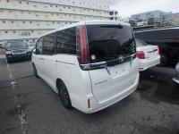Toyota Esquire 2019