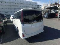 Toyota Noah 2021