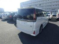 Toyota Noah 2021