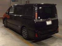 Toyota Voxy 2015