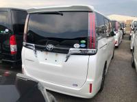 Toyota Esquire 2019