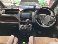 Toyota Esquire 2018